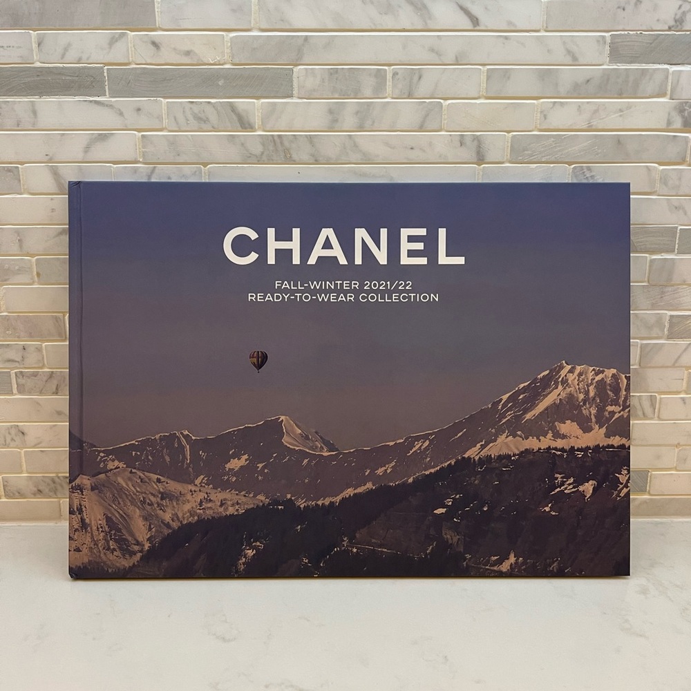 CHANEL Fall-Winter 2021/22 with post cards Original